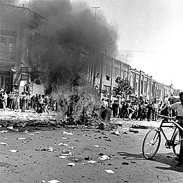 Tehranviolence53.jpg (32135 bytes)